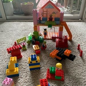 LEGO  Family House Building Kit 130 Pieces